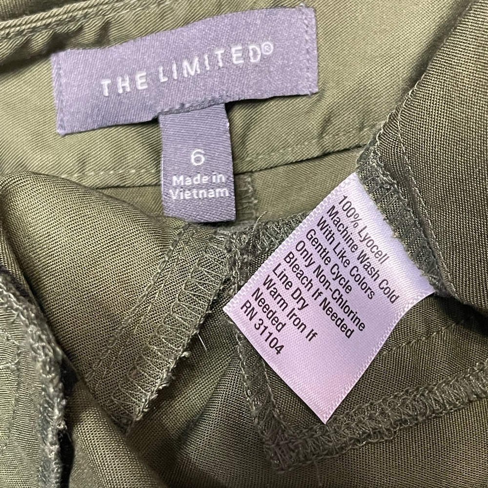 Green pants - Picture 2 of 3